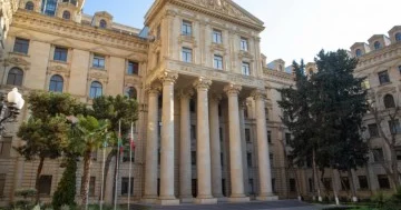 Nazir müavini Doha Forumunda Azərbaycanın yaşıl enerjiyə keçid siyasətindən danışıb