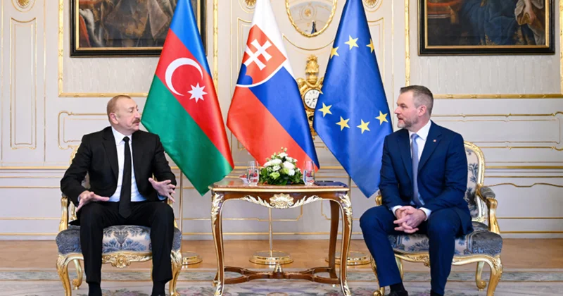 Prezident slovakiyalı həmkarı ilə təkbətək görüşdü Video Fotolar