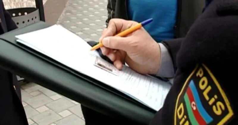 Yasamalda polisə hücum edərək ona xəsarət yetirən qadın cərimə edilib