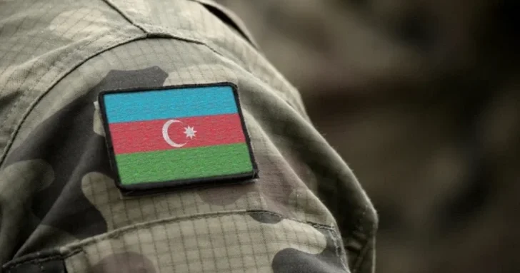 В Азербайджане повышен предельный возраст резерва для прапорщиков и мичманов