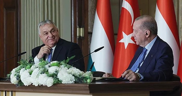 Orban Rusiya qazının Türkiyə üzərindən Macarıstana tranziti üçün zəmanətləri qəbul etdi