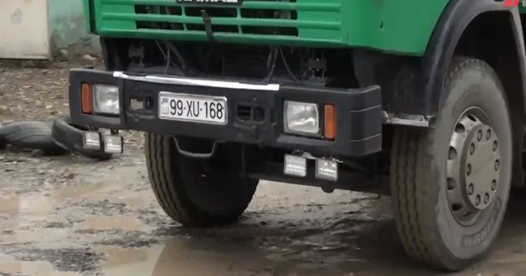 Azərbaycanın bu yolları yayda toz torpaq olur, qışda palçıq VİDEO