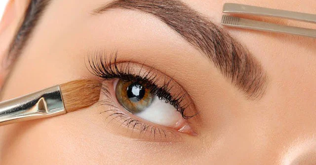 Qaşlar insan bədənindəki digər tüklər kimi niyə uzanmır?