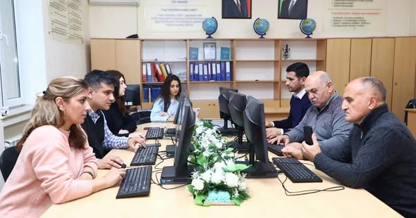 Paytaxt məktəblərində elektron jurnallar tətbiq olunur