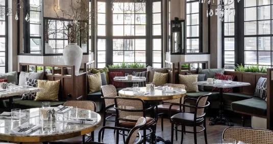 Плата за сервис: как двойные чаевые снижают привлекательность Азербайджана для туристов