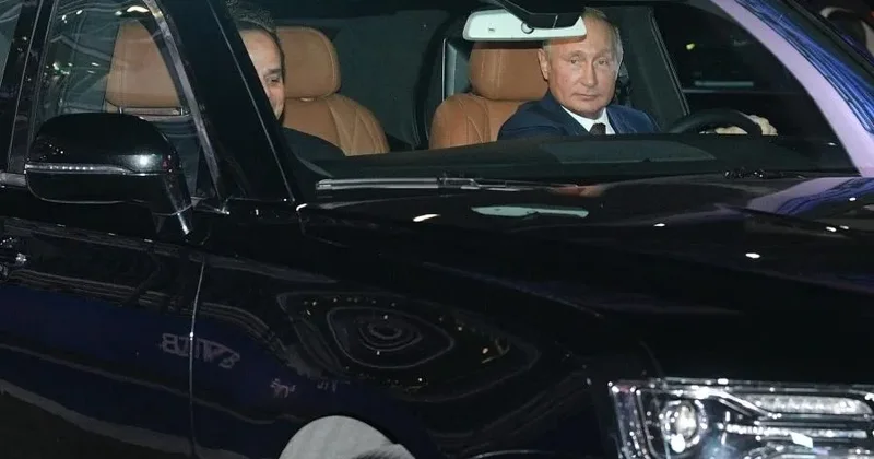 Həmişə yanıb sönən işıqlar və siqnallarla səyahət etmirəm Putin