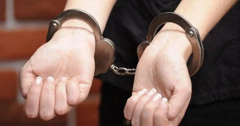 22 yaşlı kürəkən evdən oğurluq etdi