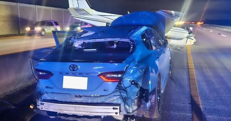 Təyyarə avtomobil yoluna qəza enişi etdi