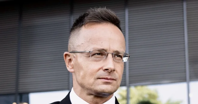 Siyarto: Brüssel korrupsiyaya batıb