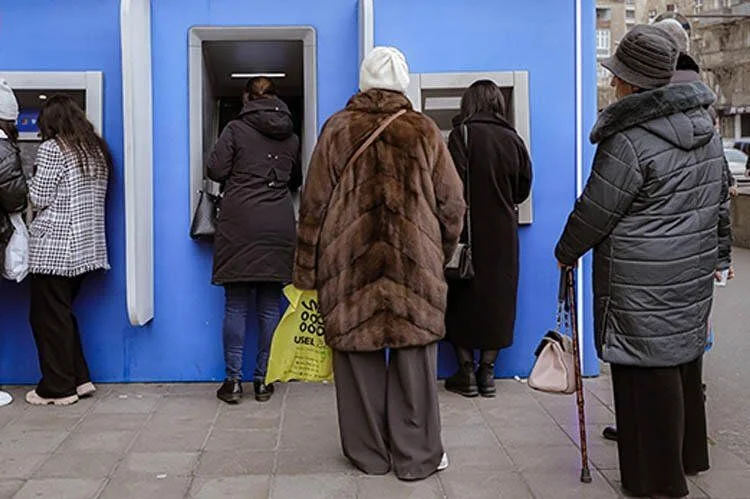 İqtisadçıdan qadınların pensiya yaşı ilə bağlı AÇIQLAMA