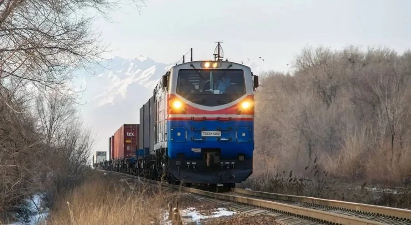 Sianda QazaxıstanÇin terminalının açılması TBNM ilə Çindən yük tranzitini artırıb