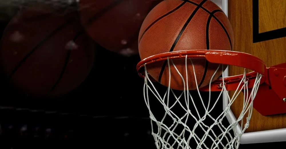 Çinli basketbolçu sevgilisini çamadanda otelə aparıb