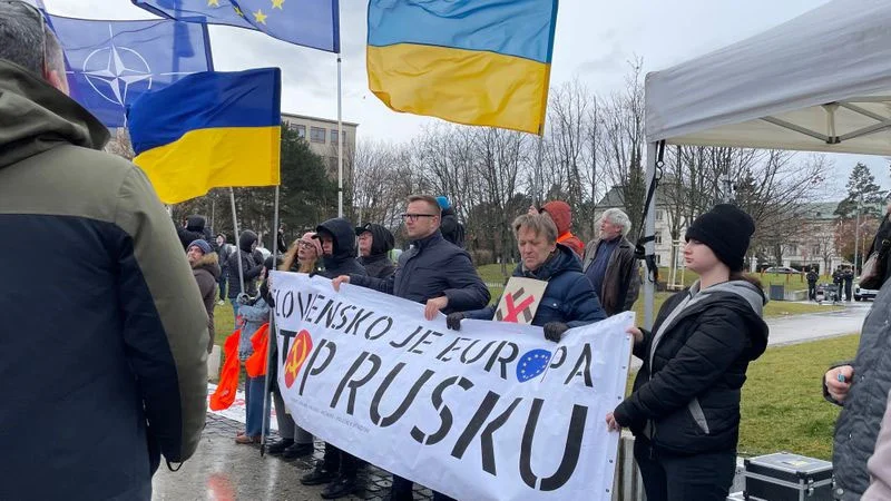 Slovakiyada Fikonun rusiyayönlü siyasətinə qarşı etirazlar yenidən başlayır