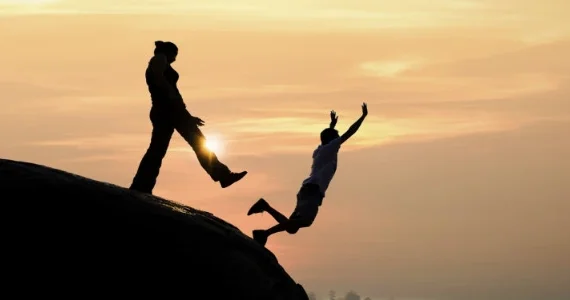 Bu 3 bürc 2026 da həyatının ən böyük xəyanətini yaşayacaq