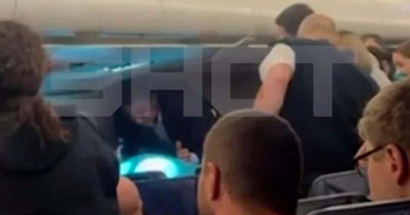 Moskva İrəvan reysində sərnişinin çantası alışıb yandı Video