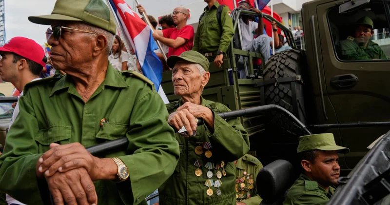 Ветераны революции на параде объектив