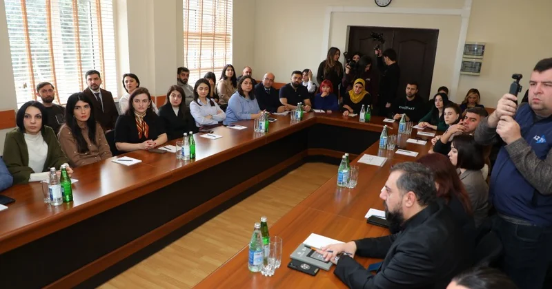 В Азербайджане стартовали тренинги на тему Азербайджанский язык в СМИ ФОТО
