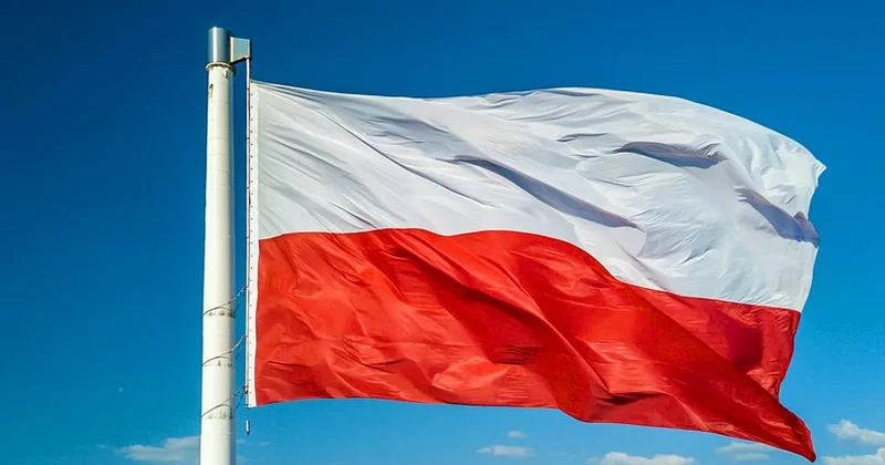 Polşa­da nazirin evinin yaxınlığında peyin səpən kişi saxlanılıb