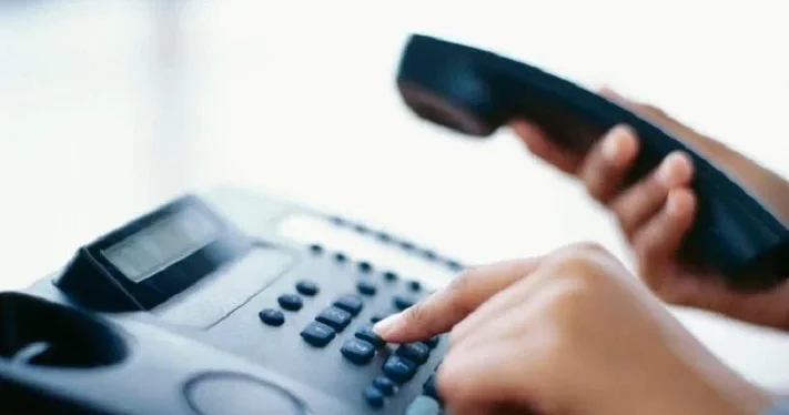 Жители жалуются на работу колл центров: часы ожидания и отсутствие ответа