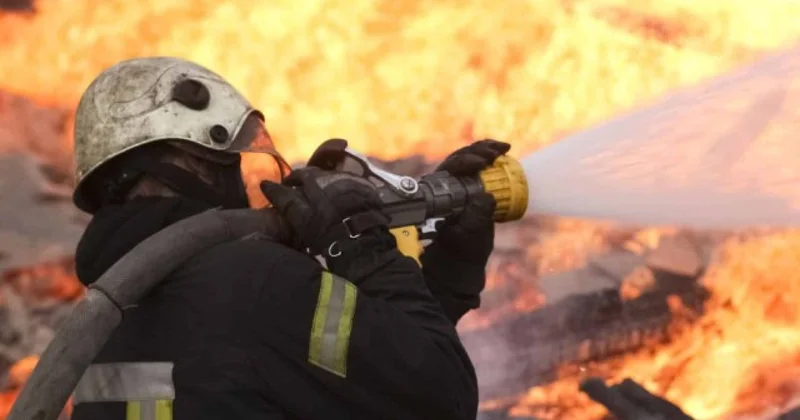 Xəzər rayonunda ev yandı