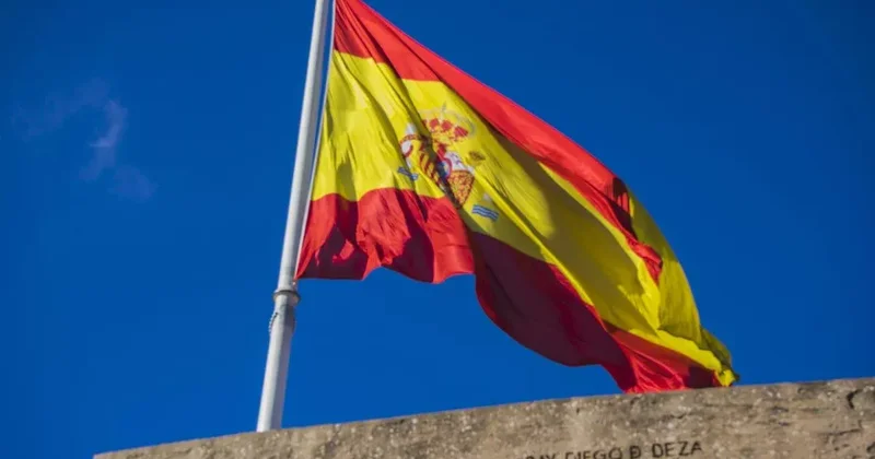 Испания настаивает на создании общеевропейской армии в ответ на угрозы Трампа