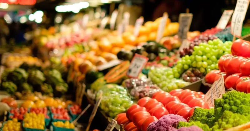 Азербайджан сократил расходы на импорт фруктов и овощей из Турции