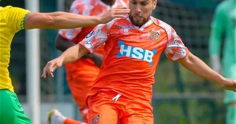 Кекчю сыграл против Алкмаара