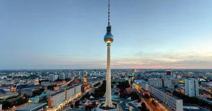 Двойные стандарты по немецки: Азербайджан оскорблять можно, а Мерца нет?