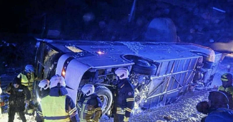 Estoniyada Kipr milli həndbol komandasını daşıyan avtobus aşıb