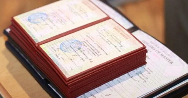 Bu gənclər diplomlarını tanıtmaq üçün rezidentura oxumalıdır?