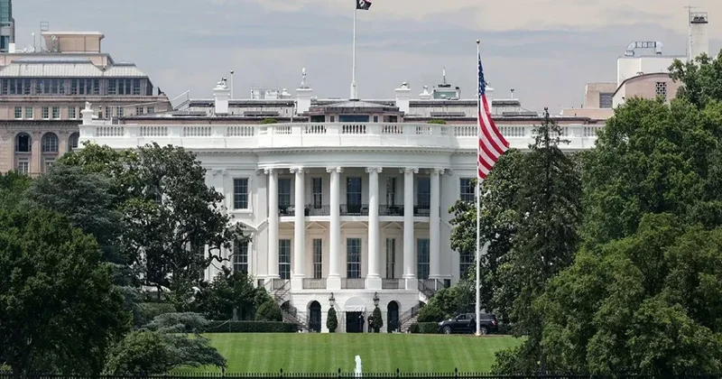 Ağ Ev: Tramp Venesuela neftindən əldə olunan gəlirlərin qorunması üçün fövqəladə vəziyyət rejimi elan edib