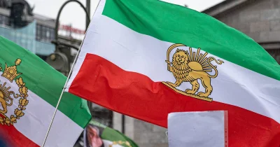 İranda keçmiş şah rejiminin bayrağı qaldırılıb VİDEO