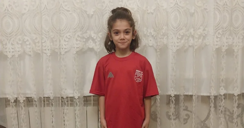 9 yaşlı Nuray oğlanlar arasında itib batmadı: ilk oyundaca dubl etdi Atası ə AÇIQLAMA VERİB + VİDEO