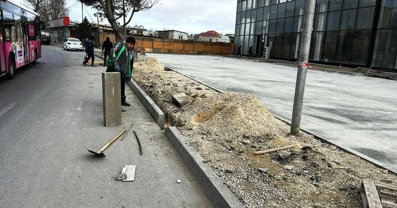 Bakıda piyada səkisini parkinqə çevirmək istədilər BŞİH hərəkətə keçdi FOTOlar