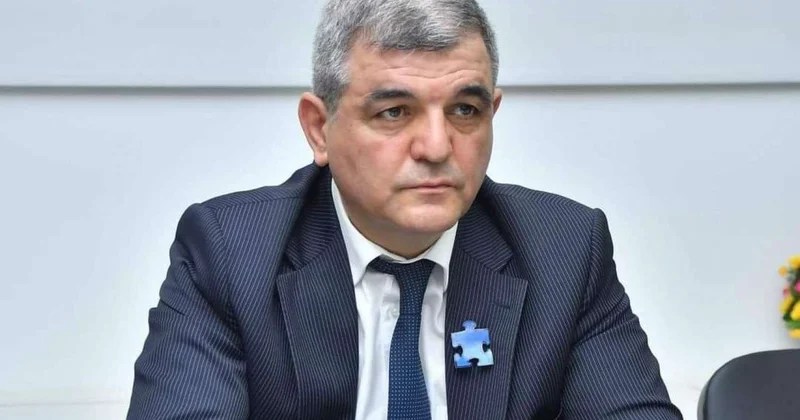 Fazil Mustafanın Şuraya etirazı, aparıcıya dəstəyi və yanlışı...