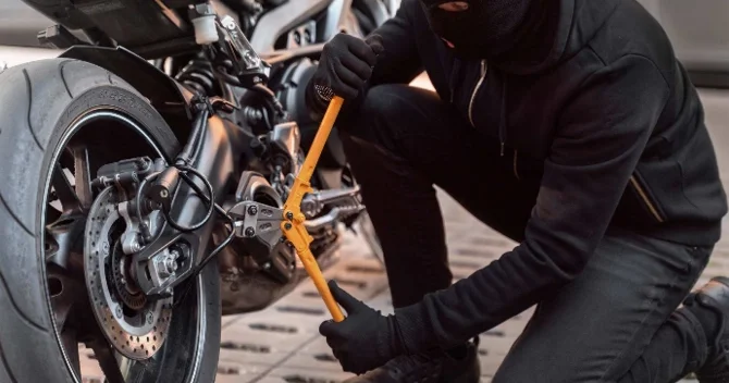 Bakıda moped və motosiklet oğurluğu edən şəxslər saxlanılıblar