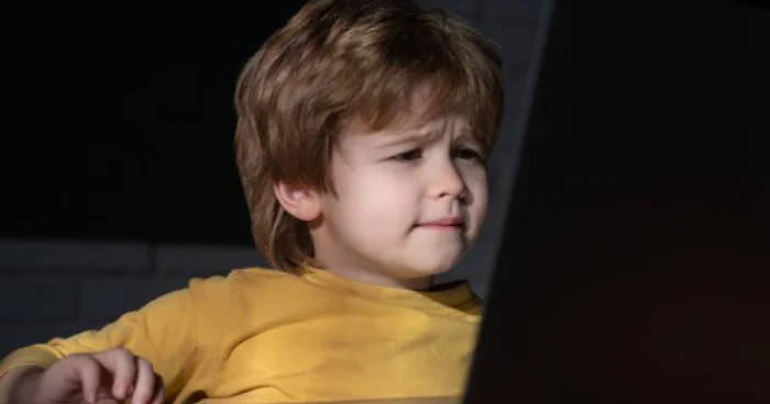 İnternet uşaqların həyatına necə təsir edir?