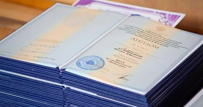 “Diplom cibdə yox, serverdə olacaq” yeni dövrdə köhnə bəhanələrə vida