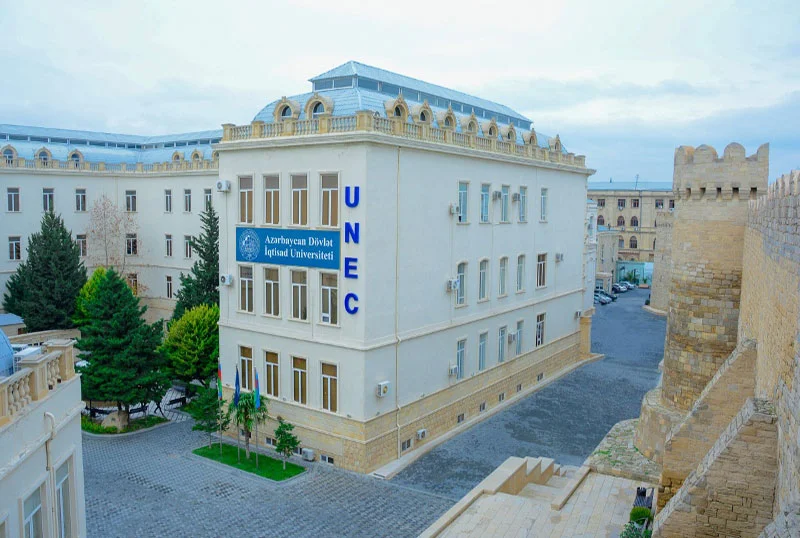 İqtisad Universitetinin saytı haker hücumuna məruz qalıb FOTO