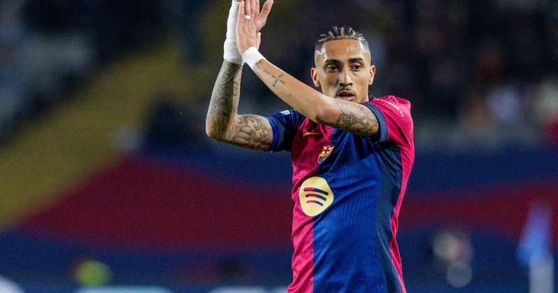 Rafinya: Nəhayət, futbola baxan kimsə tapıldı FOTO