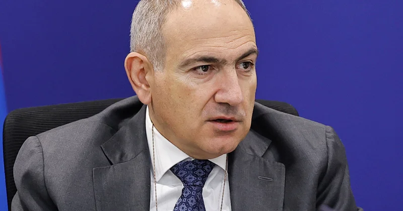 Богу богово, а в политику не лезьте