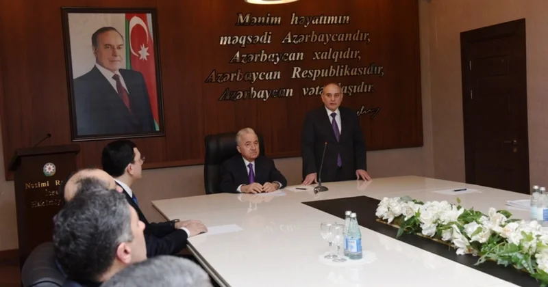Zeynal Nağdəliyev Tahir Budaqovu kollektivə təqdim etdi FOTOLAR