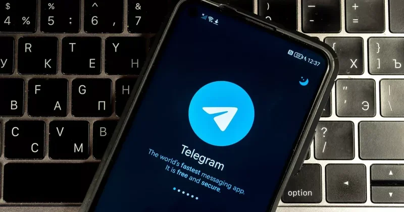 СМИ: Власти приняли решение начать работу по замедлению работы Telegram в России