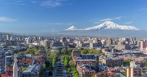 Vensin səfərinin qarşısına atılan kötük