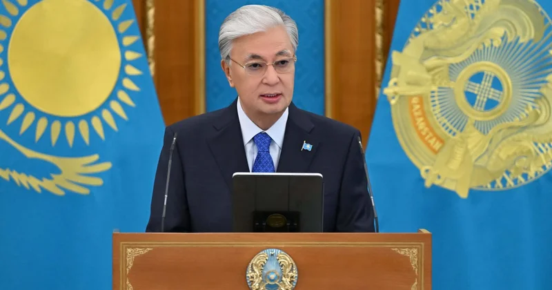 Tokayev Konstitusiyanı dəyişir Qazaxıstanda rus dilinə “zərbə”