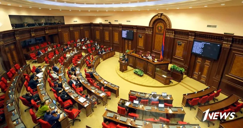 Парламент РА отклонил проект заявления оппозиции о политзаключенных в Армении