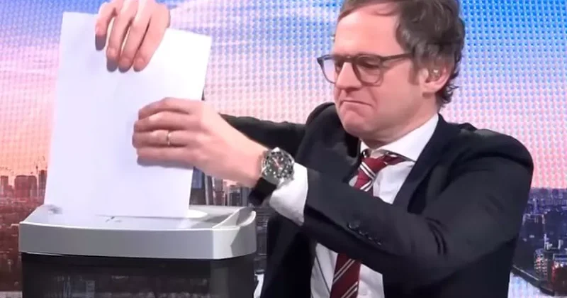 Британский телеведущий в прямом эфире обругал политику Европы по мигрантам