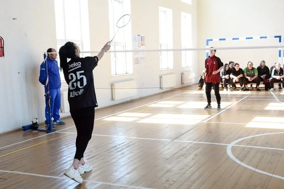 4 saylı cəzaçəkmə müəssəsində həvəskar badminton turniri FOTO