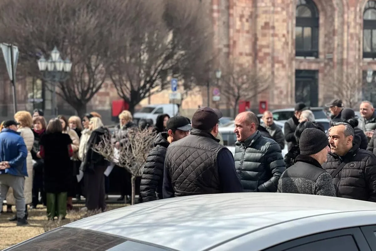 В Ереване протестуют и требуют встречи с Пашиняном