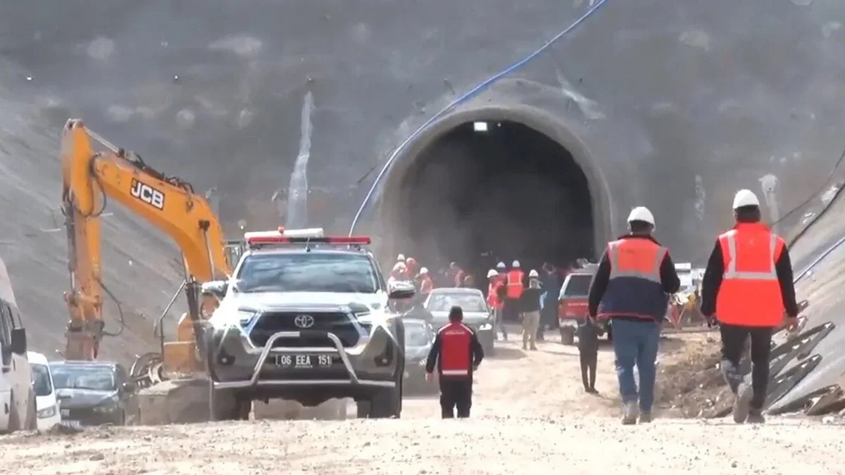 Türkiyədə dəmir yolu xəttinin tikintisi zamanı FACİƏ